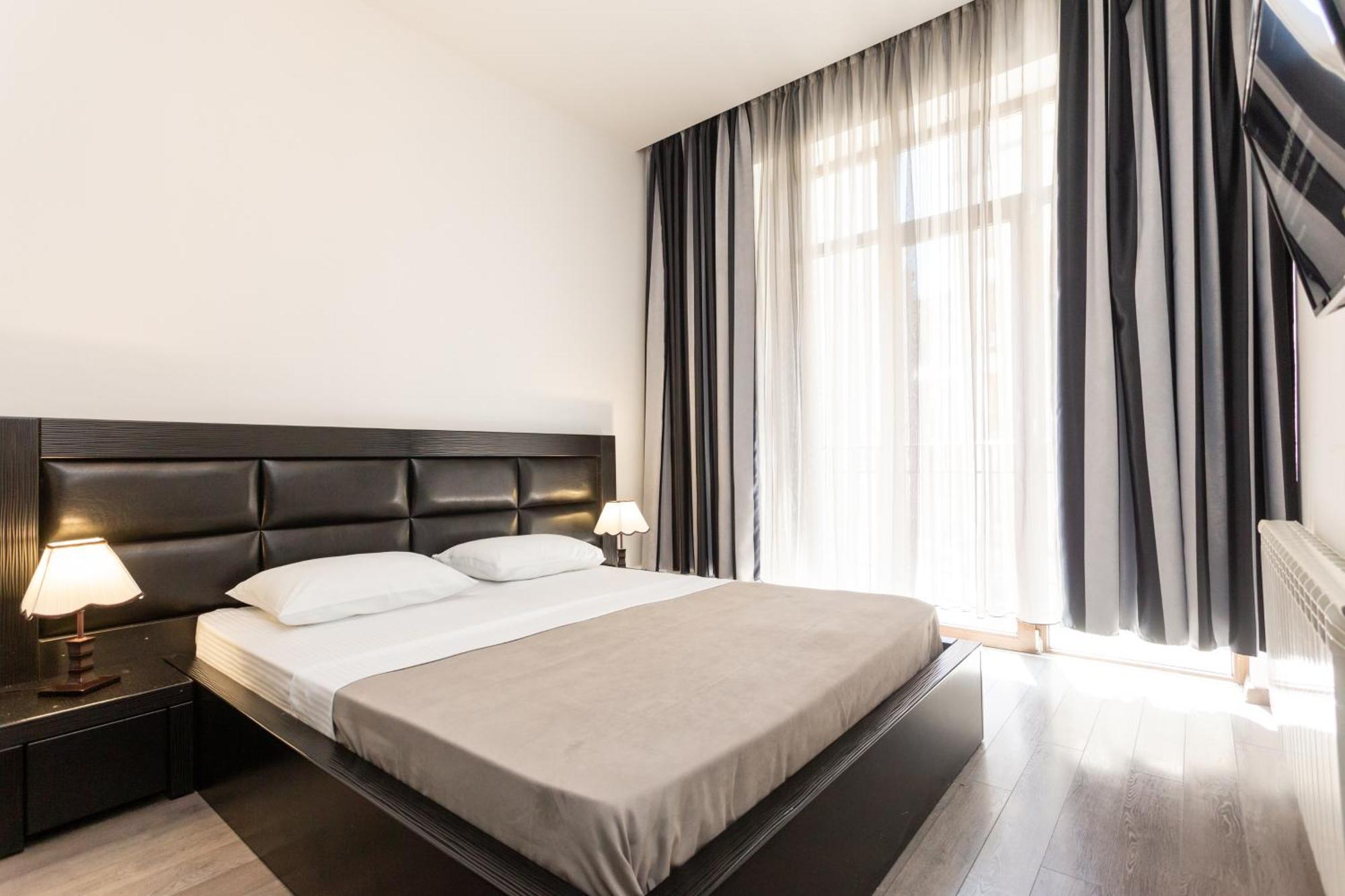 Two Bedroom Apartment In The City Center Τυφλίδα Εξωτερικό φωτογραφία